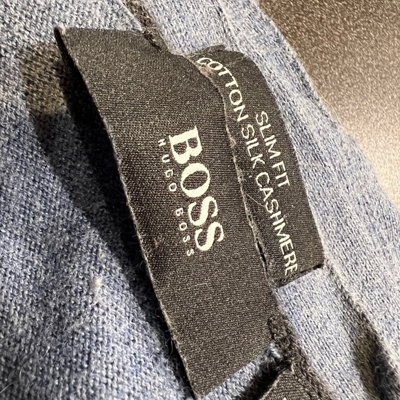 Hugo Boss long sleeve sweater - Picture 2 of 4